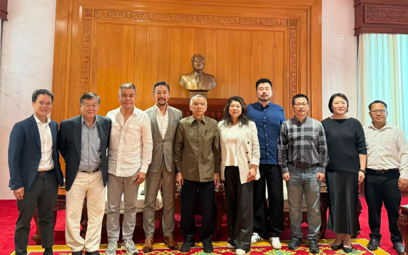 拜访老挝国会议员主席